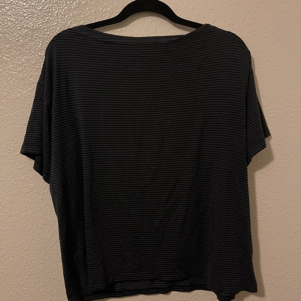 VS stripe tee